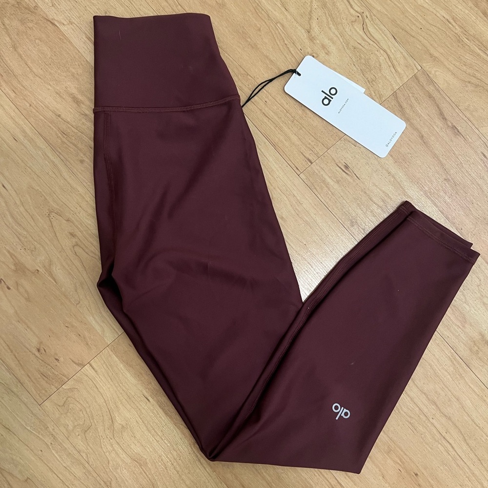 NWT: ALOYOGA 7/8 high-waist airlift legging, size XS, in cherry cola